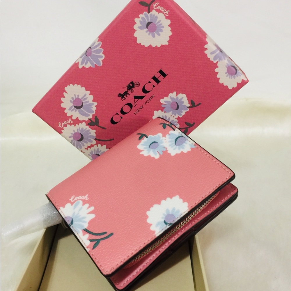 NWT Coach Daisy Snap Wallet in gift box - Picture 5 of 12